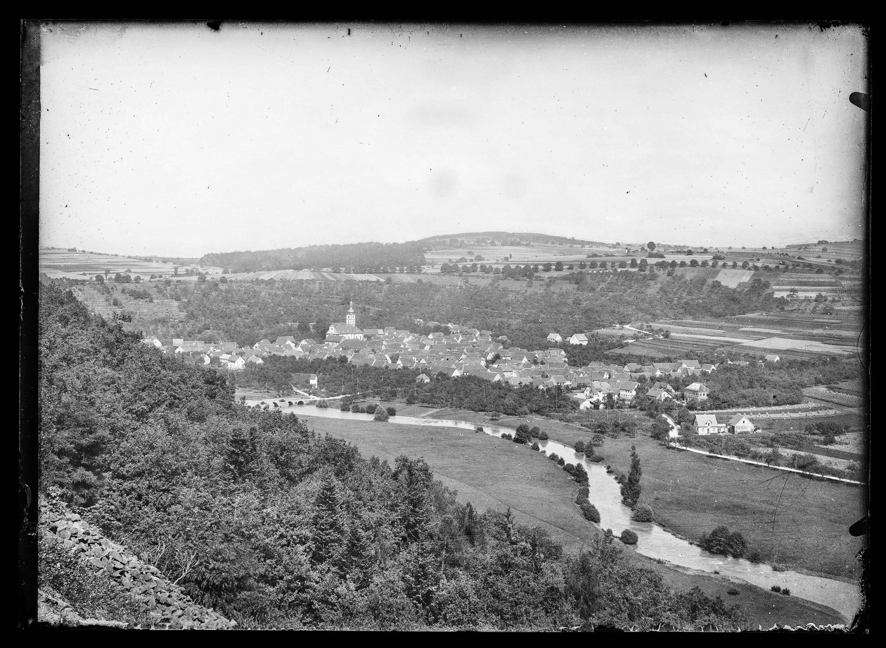 Reicholzheim von rechts der Tauber — Glasplatten-Aufnahme aus der Fotosammlung Wehnert